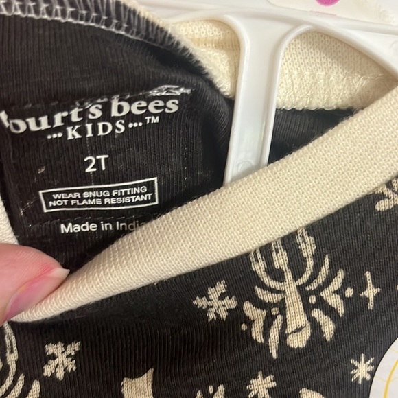 Burt's Bees Baby unisex organic cotton Family Matching Holiday 2T toddler Pajama - Picture 2 of 3